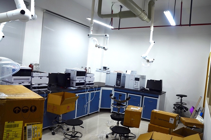 實(shí)驗(yàn)設(shè)備調(diào)試