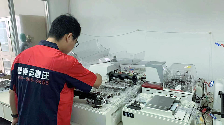 河池市、欽州市搬實(shí)驗(yàn)儀器